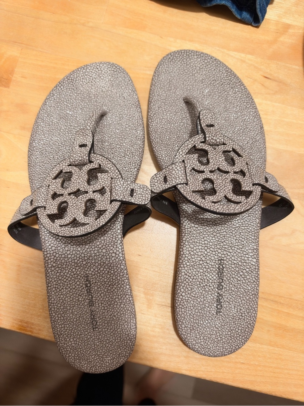Tory Burch Gray Logo Cutout Thong Sandals